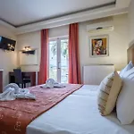 Vivian Aparthotel 2*
