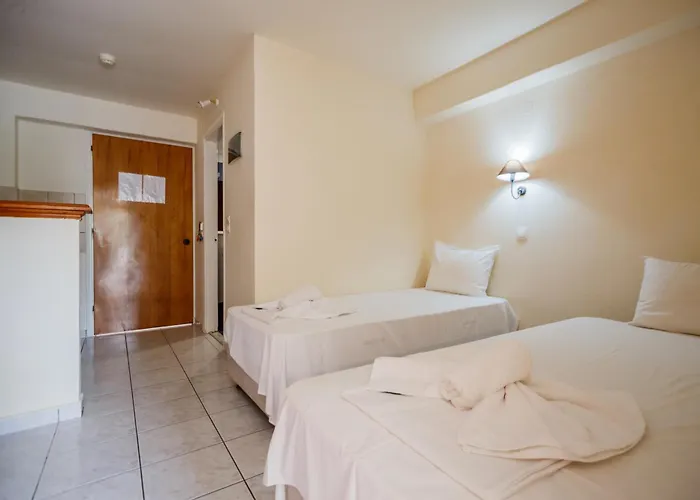 Vivian Apart Otel Laganas