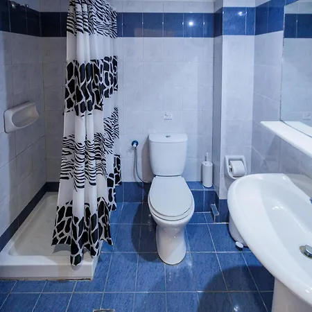 Ξενοδοχείο με διαμερίσματα Vivian 2*