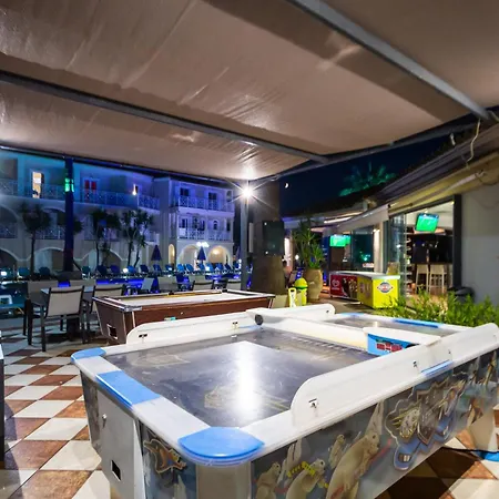 维维安公寓式酒店 2* 拉加纳斯