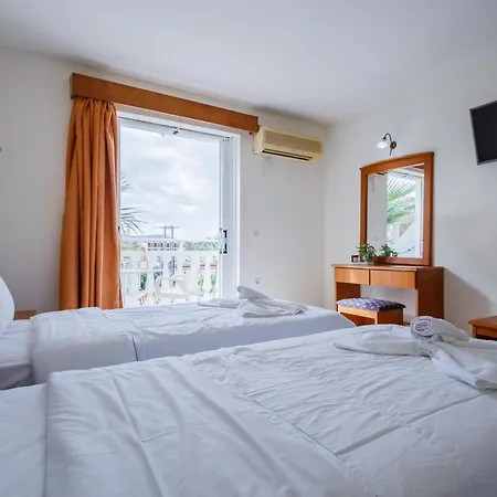 维维安公寓式酒店 2* 拉加纳斯